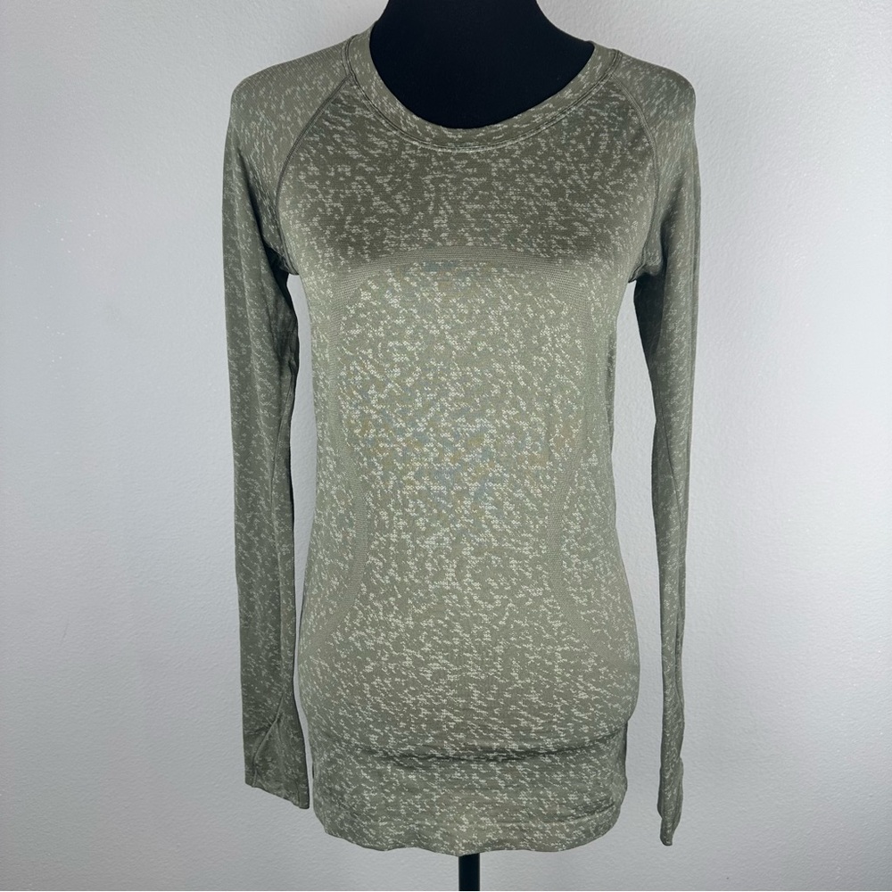 Lululemon Swiftly Tech Long Sleeve Shirt 2.0 in Distorted Static Womens Size 6